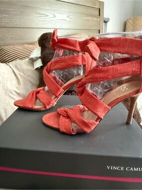 Vince Camuto Chania 7.5